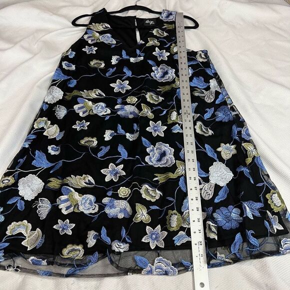 Beige by Eci Black Blue Embroidered Floral Sleeveless Dress - Picture 5 of 8